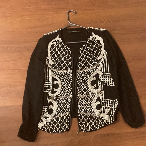 Original vest of the brand Zara. Designed perfectly with pearls and jewels. - Picture 2 of 3